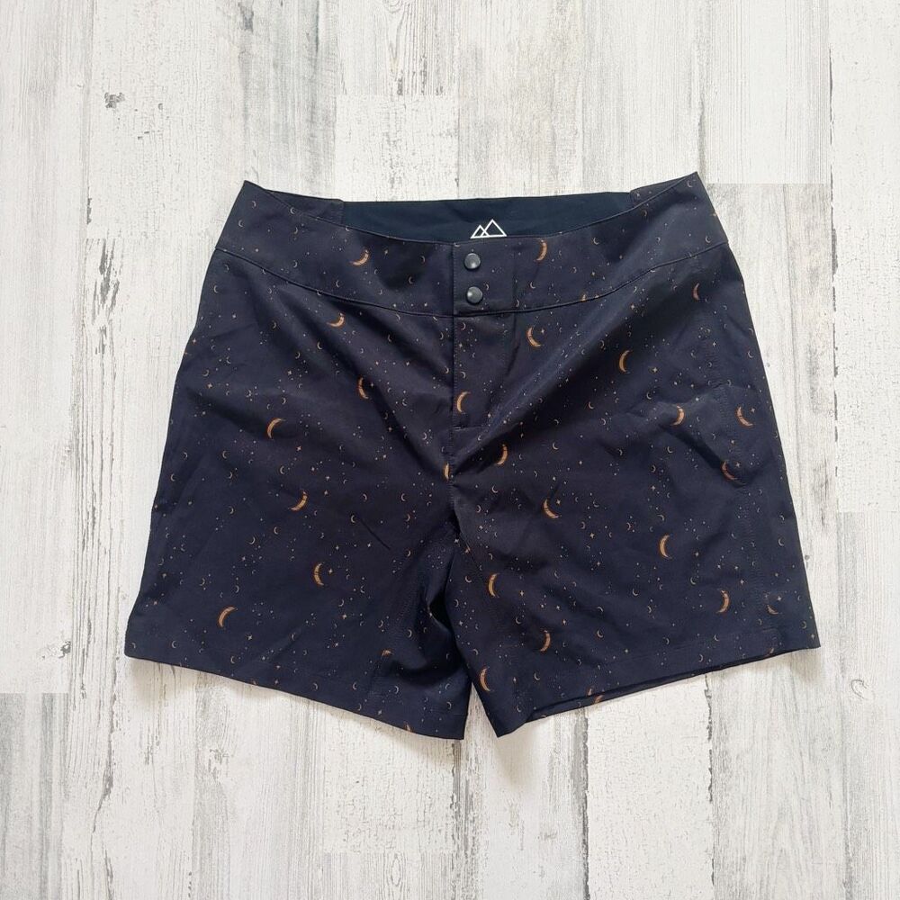 Women's Black Crescent Print Athletic Shorts